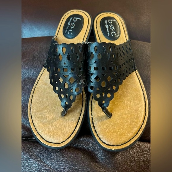 Born Concepts Black Eyelet Sandals boc size 8M leather Summer Beach Thongs - Picture 8 of 16